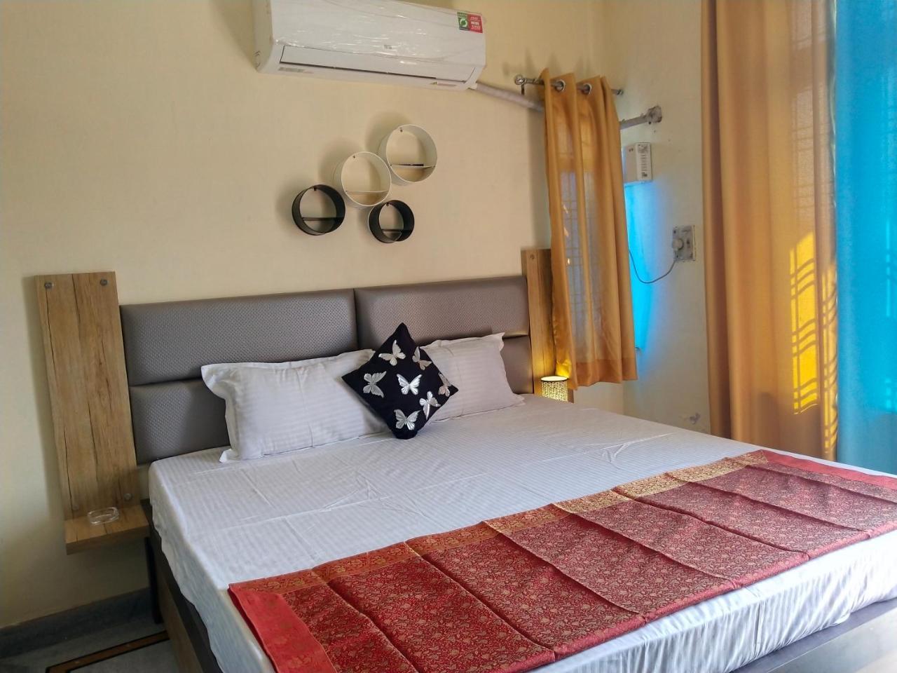 Om Shanthi Paying Guest House พาราณสี ภายนอก รูปภาพ